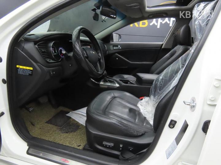 Kia K5 Hybrid Prestige 8