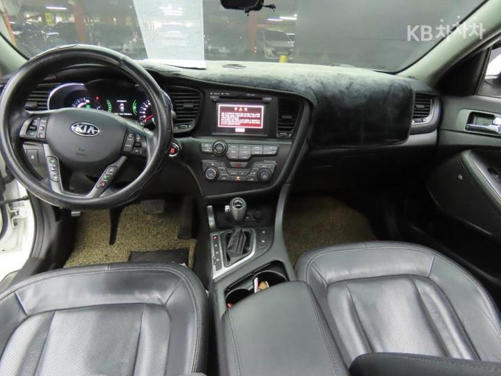Kia K5 Hybrid Prestige 10