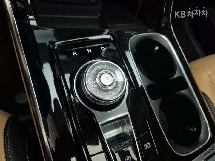 Kia Carnival G3.5 GDI Signature 9