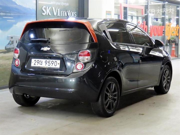 Chevrolet Aveo Hatchback LS Edition 5