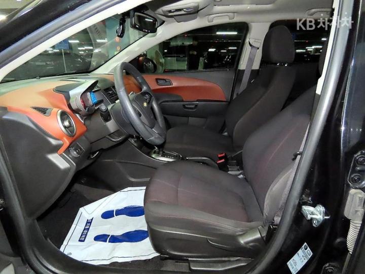 Chevrolet Aveo Hatchback LS Edition 7