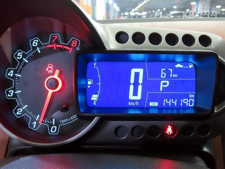 Chevrolet Aveo Hatchback LS Edition 10