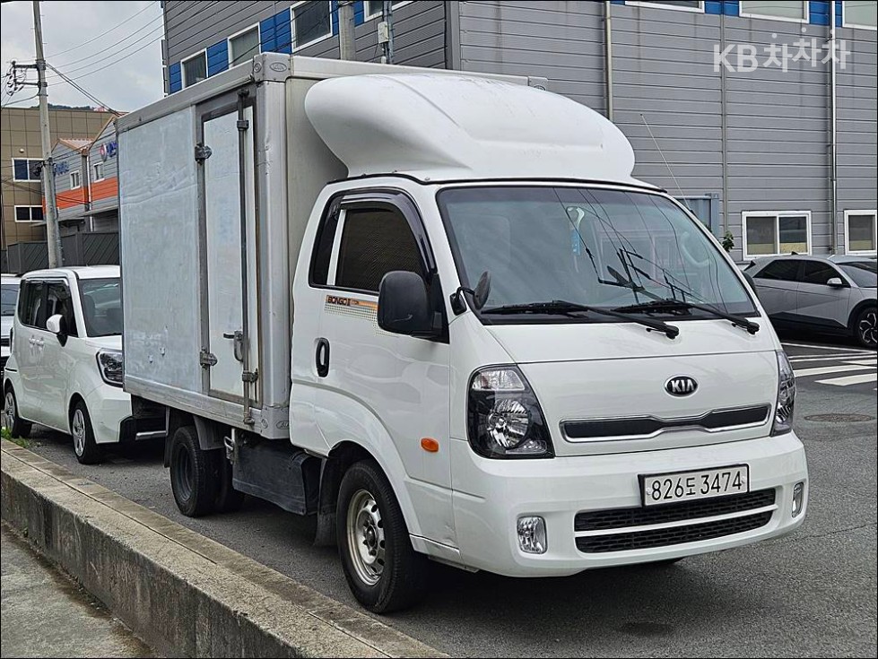 2014 - kia bongo iii