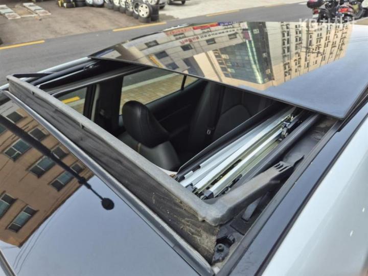 Toyota Camry XV70 2.5 Base Type 3