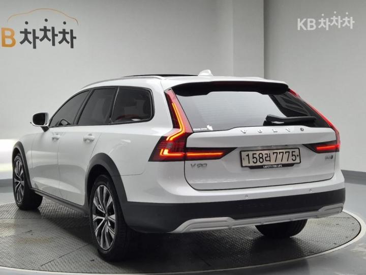Volvo V90 CC B5 AWD Ultimate 3