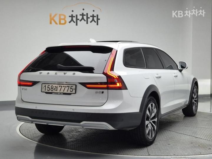 Volvo V90 CC B5 AWD Ultimate 4