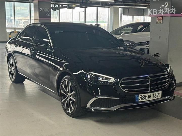 Mercedes-Benz E-Class W213 E300e 4MATIC Exclusive 3