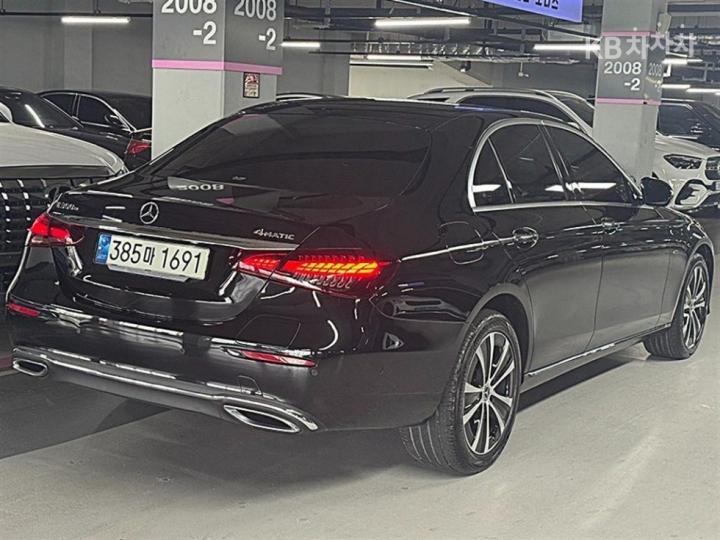 Mercedes-Benz E-Class W213 E300e 4MATIC Exclusive 5