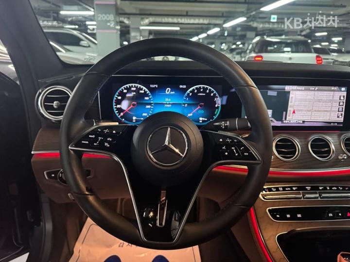 Mercedes-Benz E-Class W213 E300e 4MATIC Exclusive 9