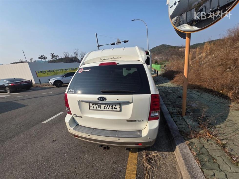 2008 - kia grand carnival