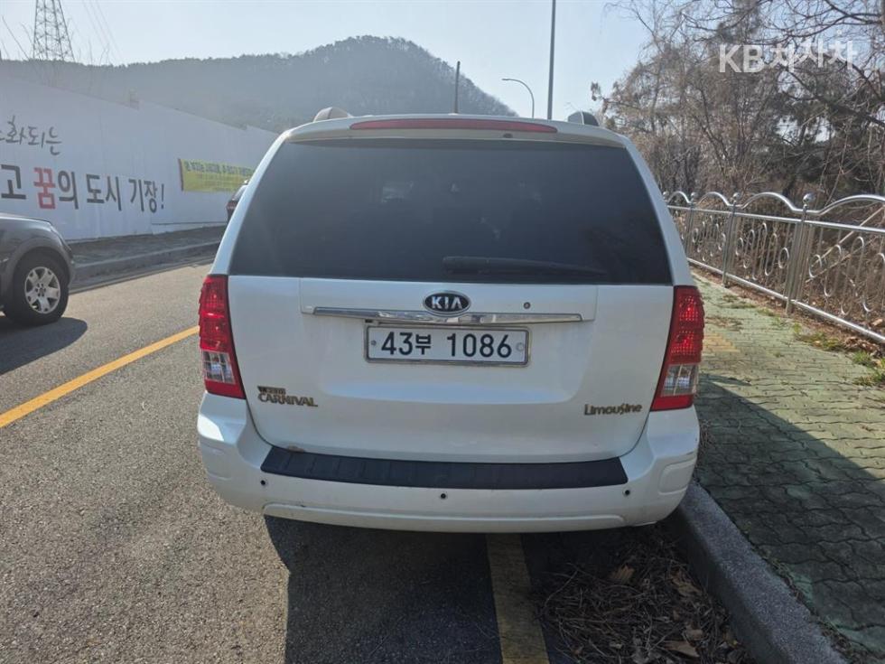 2009 - kia carnival