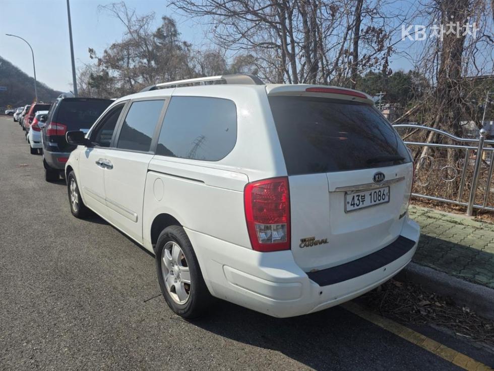 2009 - kia carnival