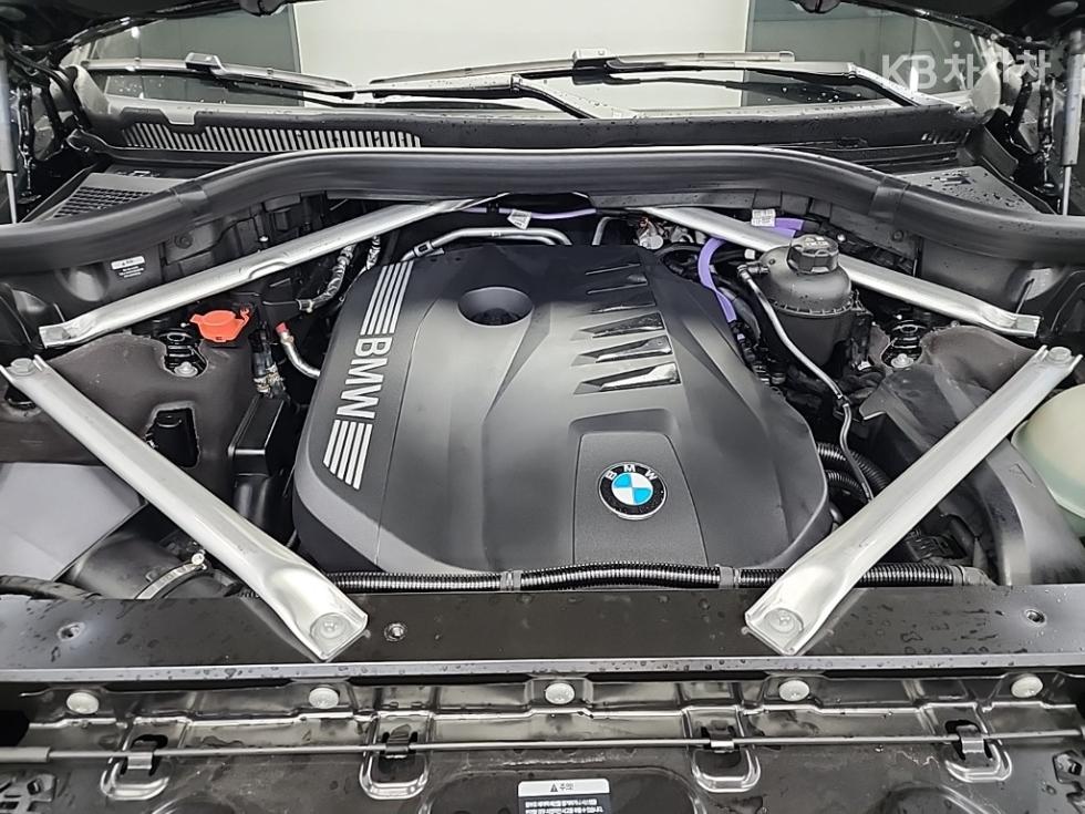 BMW X7 — miniaturë 5