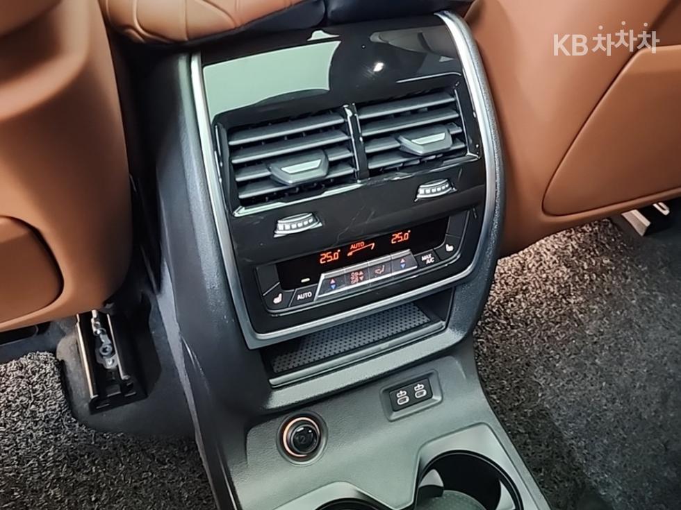BMW X7 — miniaturë 13