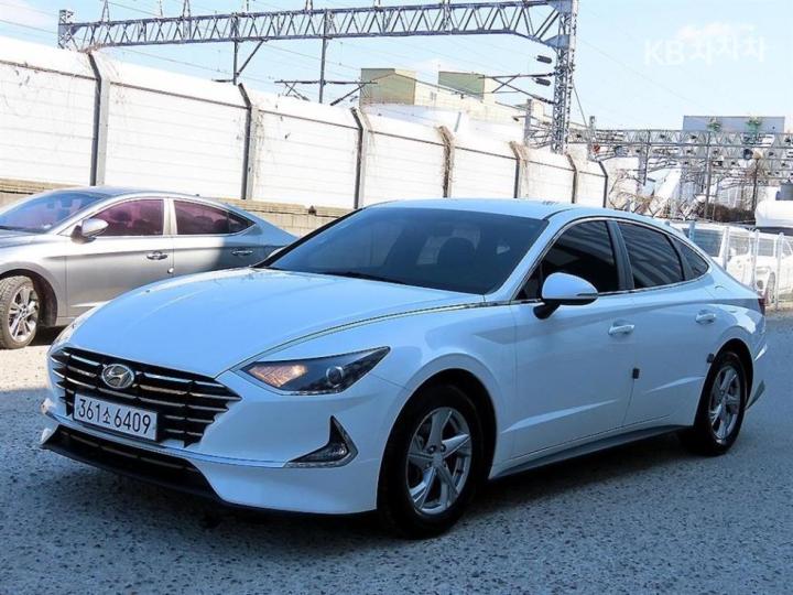 Hyundai Sonata 2.0 LPG 렌터카 — foto 1