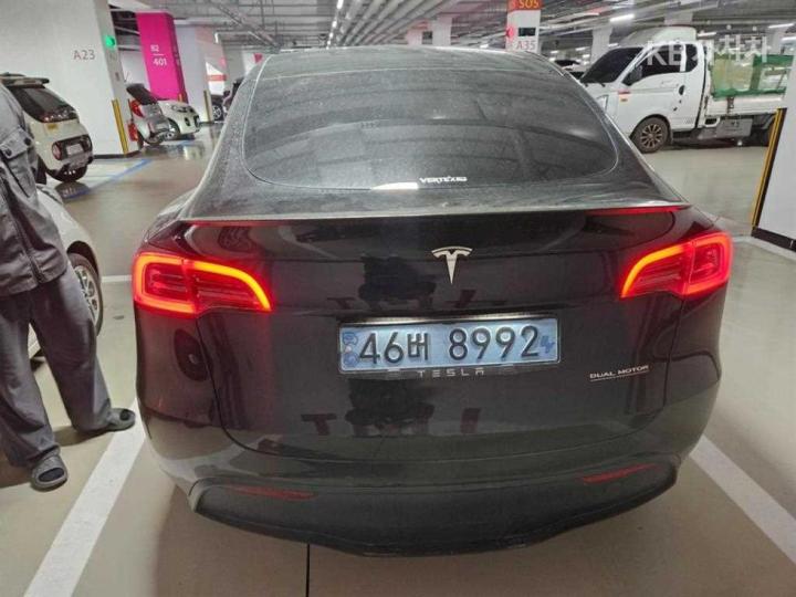 Tesla Model Y Performance 5