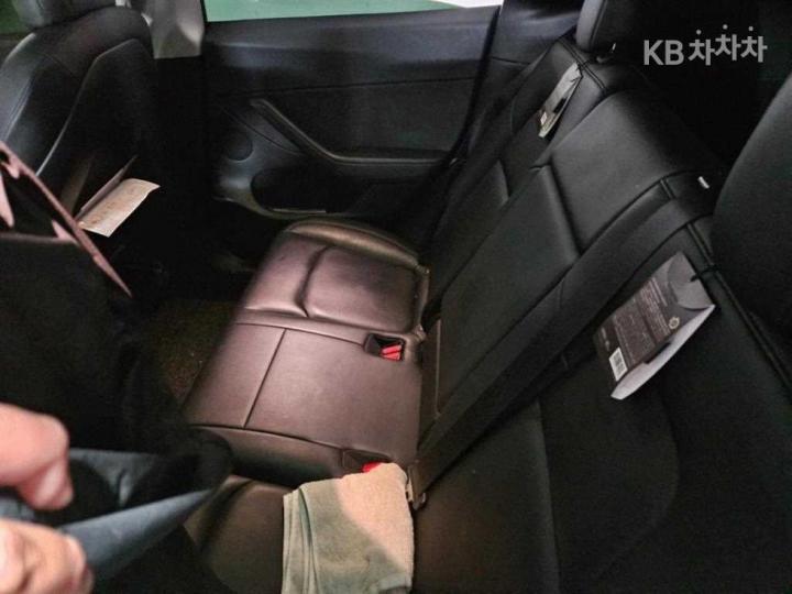 Tesla Model Y Performance 8