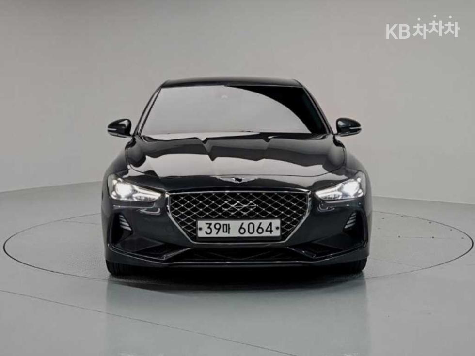 Genesis G70 2.0T Supreme - фото 1