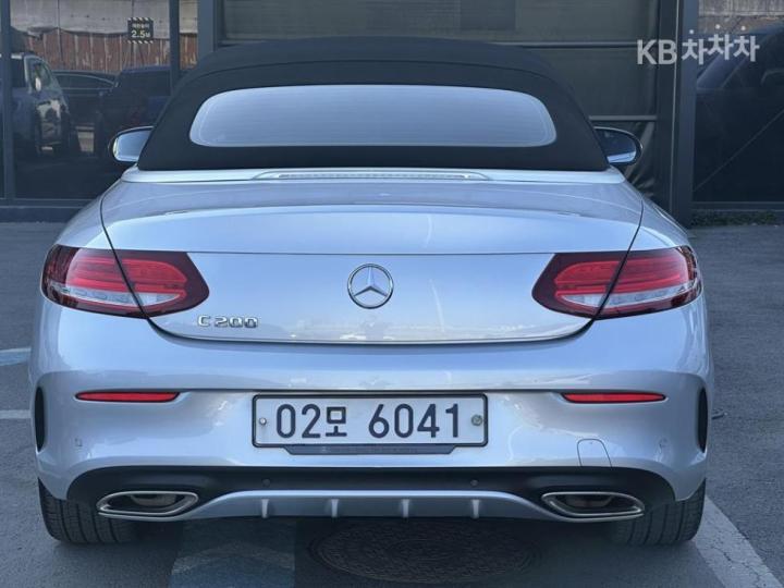 Mercedes-Benz C-Class C200 Cabriolet 4