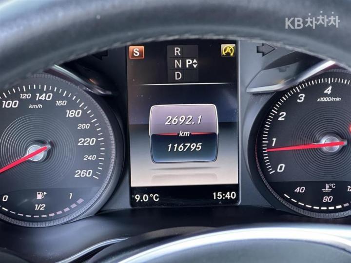 Mercedes-Benz C-Class C200 Cabriolet 10