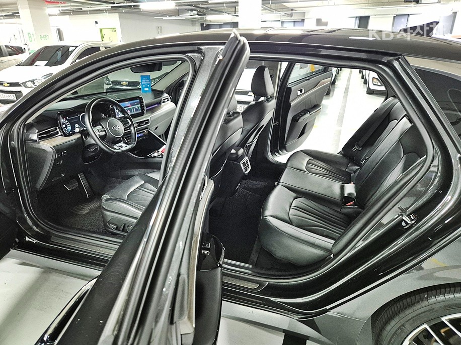2020 - kia k5