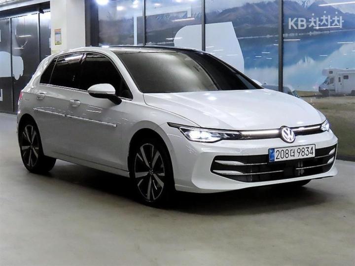 Volkswagen Golf The 8 MK8 2.0 TDI Prestige 2