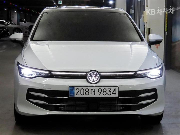 Volkswagen Golf The 8 MK8 2.0 TDI Prestige 3