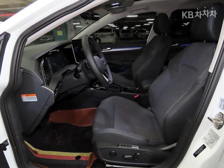 Volkswagen Golf The 8 MK8 2.0 TDI Prestige 7