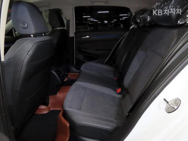 Volkswagen Golf The 8 MK8 2.0 TDI Prestige 8