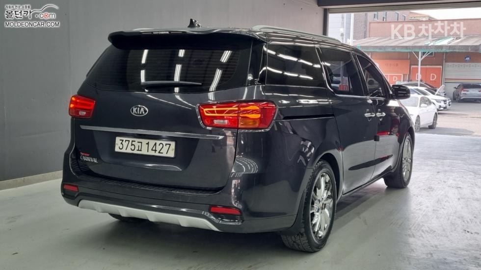 2019 - kia carnival