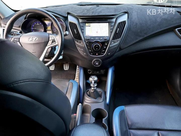 Hyundai Veloster Turbo GDi Extreme Blue Package 6