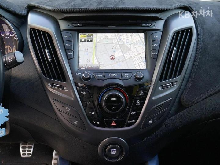 Hyundai Veloster Turbo GDi Extreme Blue Package 10