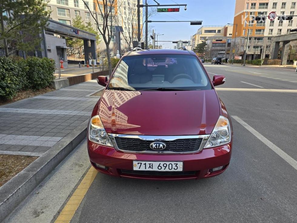 2014 - kia carnival