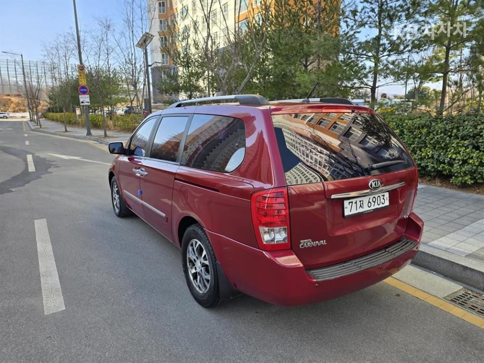 2014 - kia carnival