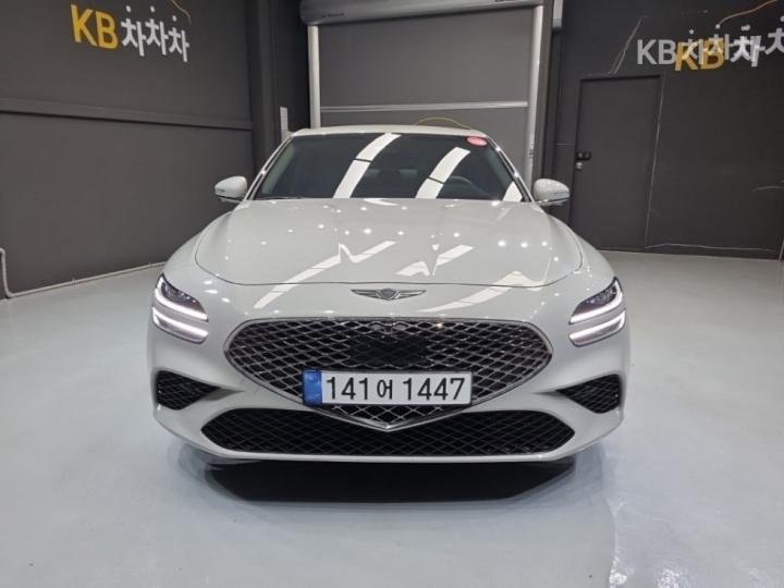 Genesis G70 2.5T AWD Standard 2