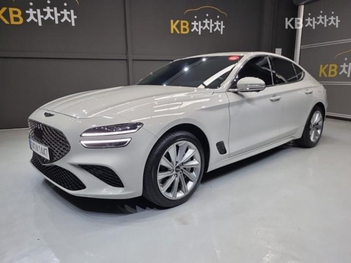 Genesis G70 2.5T AWD Standard 3