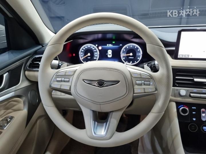 Genesis G70 2.5T AWD Standard 10