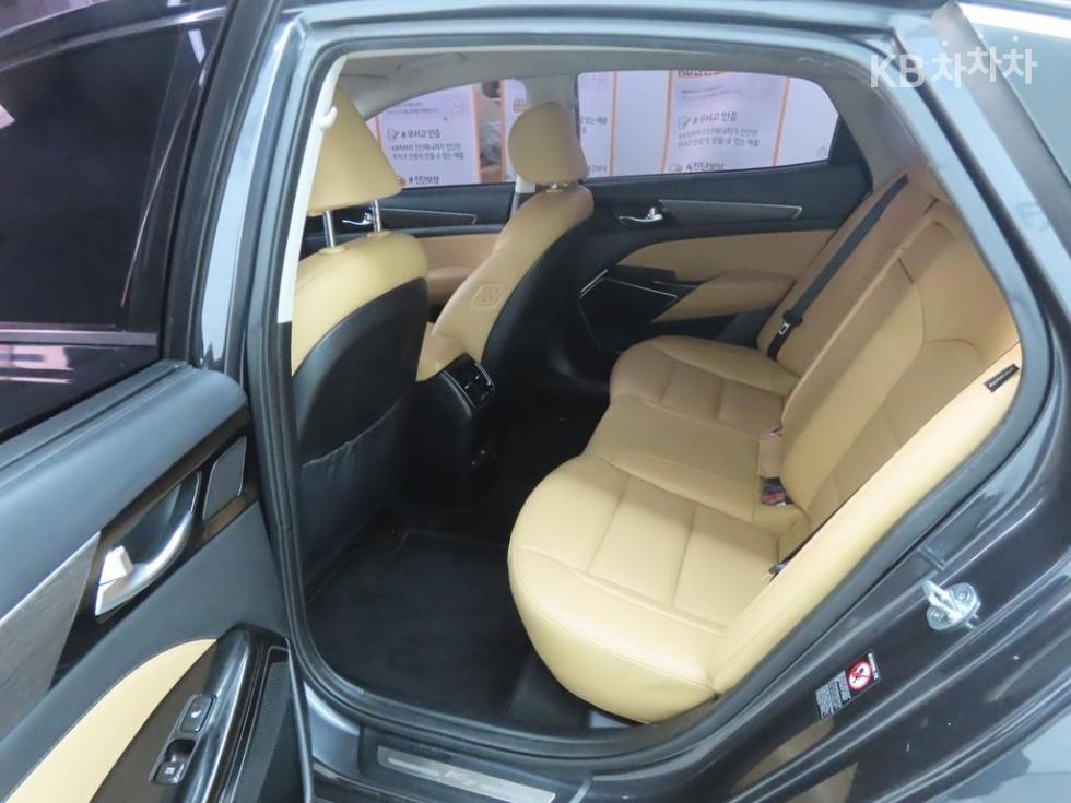 2020 - kia k7