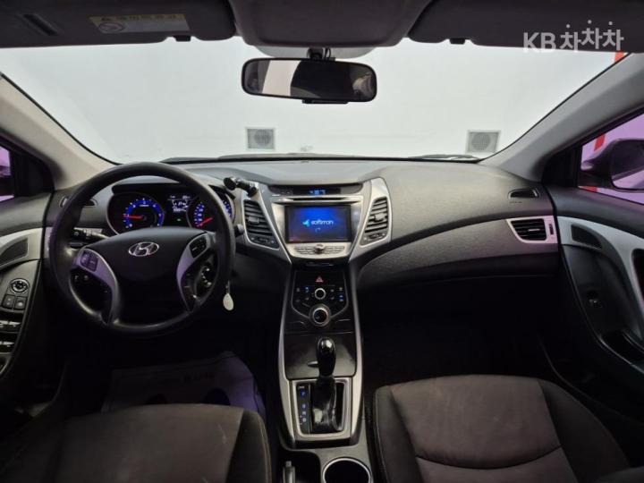 Hyundai Avante 1.6 GDi Style Base Type 8