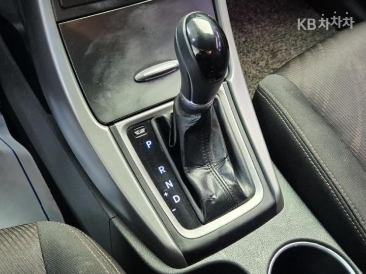 Hyundai Avante 1.6 GDi Style Base Type 9