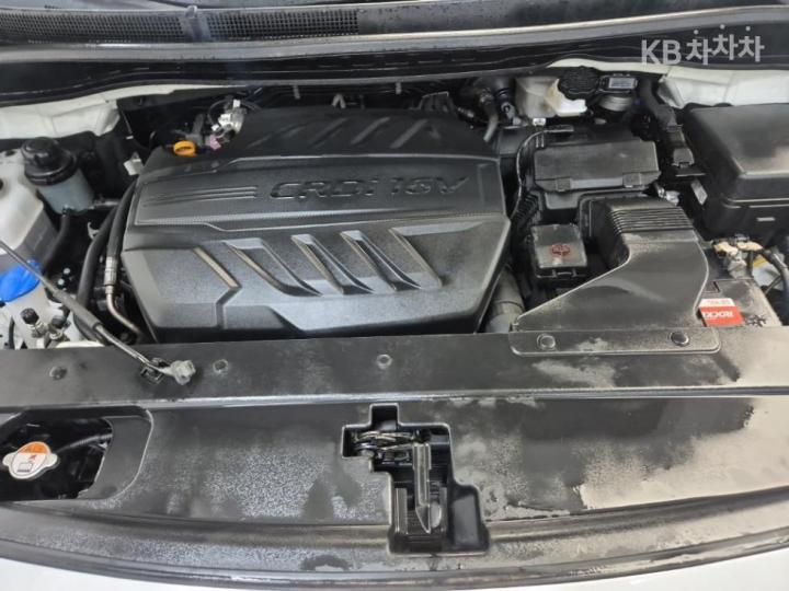 Kia Carnival The New 9 Seater 2.2 Diesel Luxury — фото 5