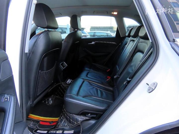 Audi Q5 35 TDI Quattro Dynamic 8R 7