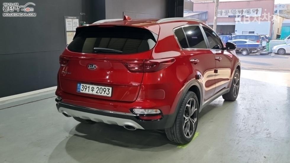 2021 - kia sportage