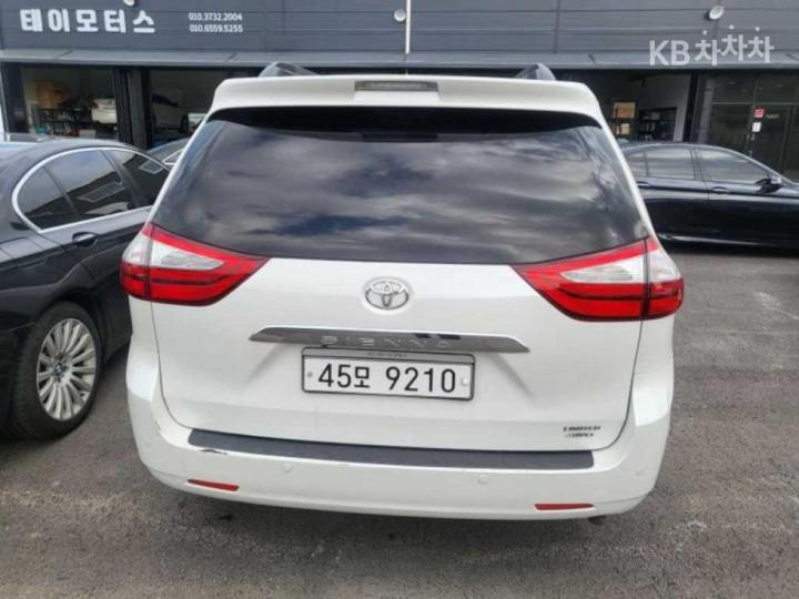 Toyota Sienna 3.5 AWD A/ T 5