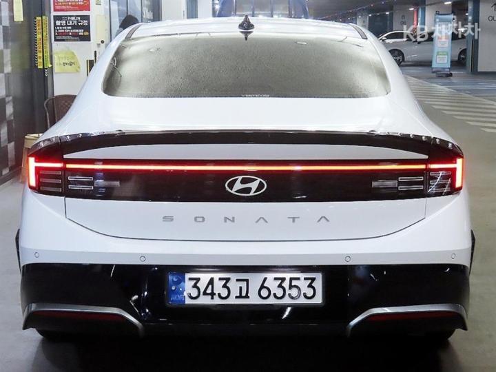 Hyundai Sonata The Edge DN8 1.6 Turbo Exclusive 4