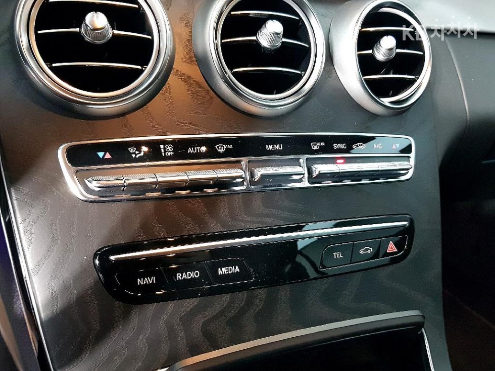 2023 - mercedes-benz c-class