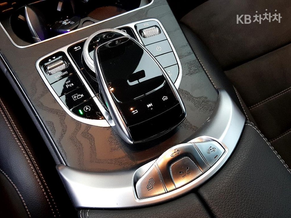 2023 - mercedes-benz c-class