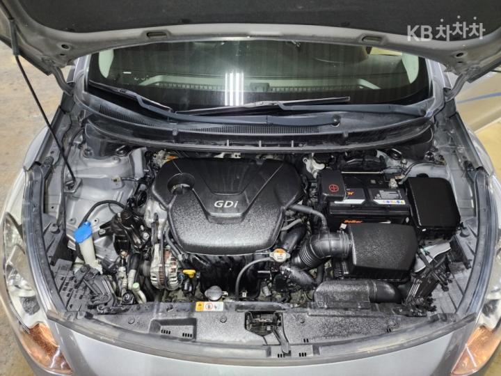 Hyundai i30 New 1.6 GDI Unique 7