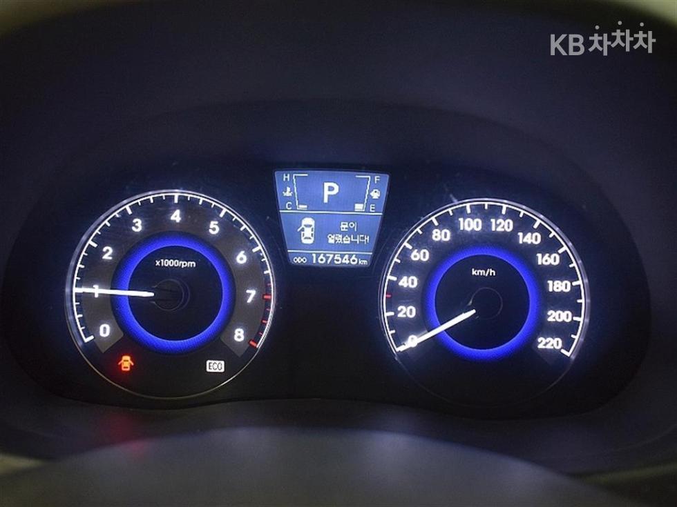 2012 - hyundai accent
