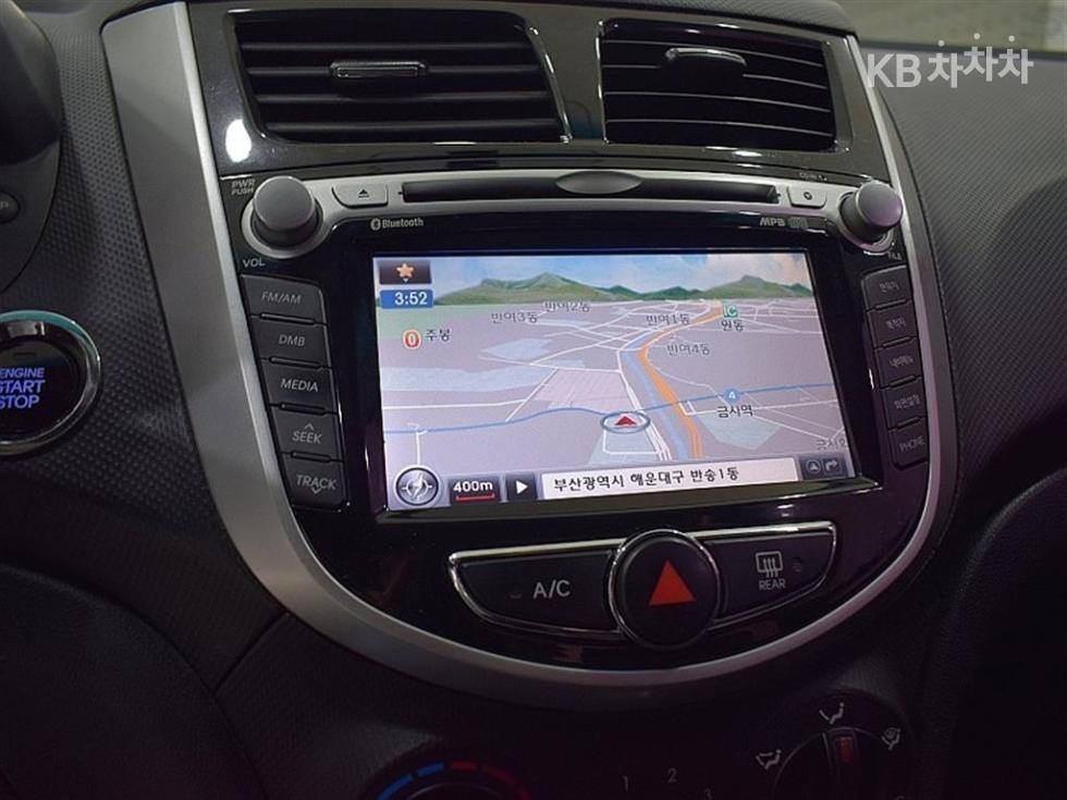 2012 - hyundai accent